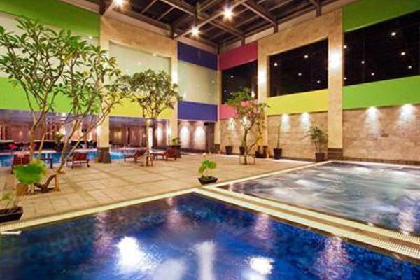 FM7 Resort Hotel (Tangerang)